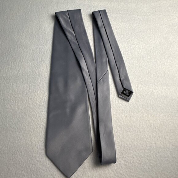 Geoffrey Beene Neck Tie Solid Gray 100% Polyester 60" X 4" - Picture 6 of 8